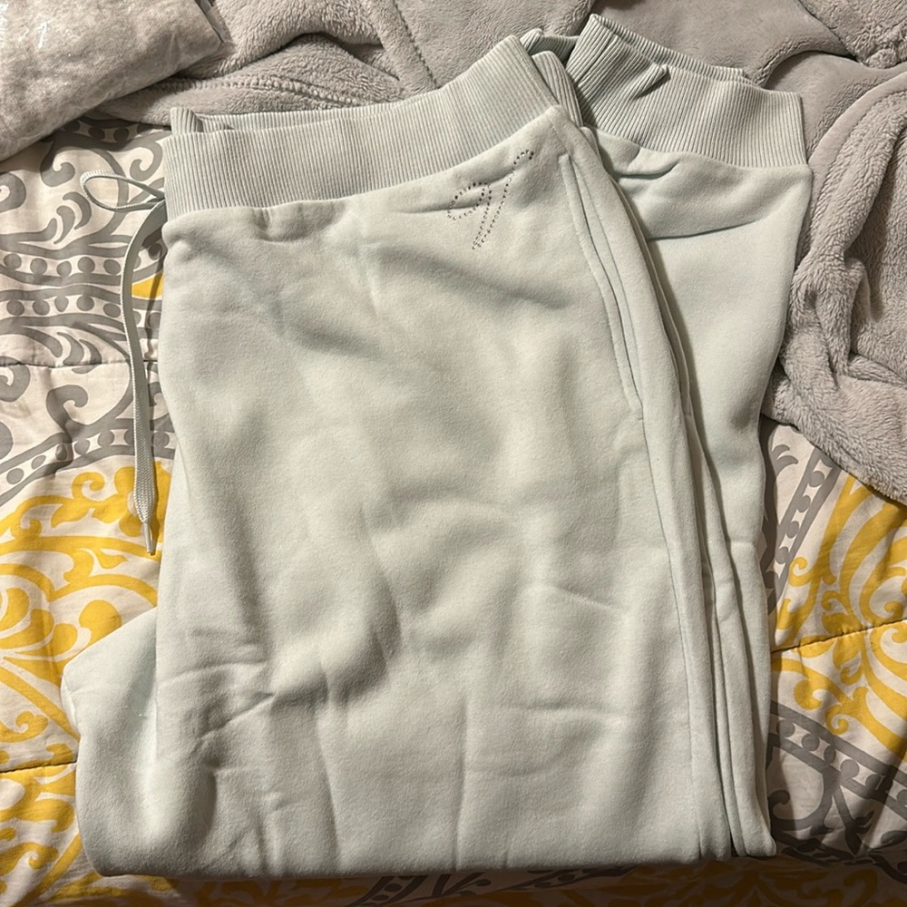 New with tags! Victoria’s Secret jogger
